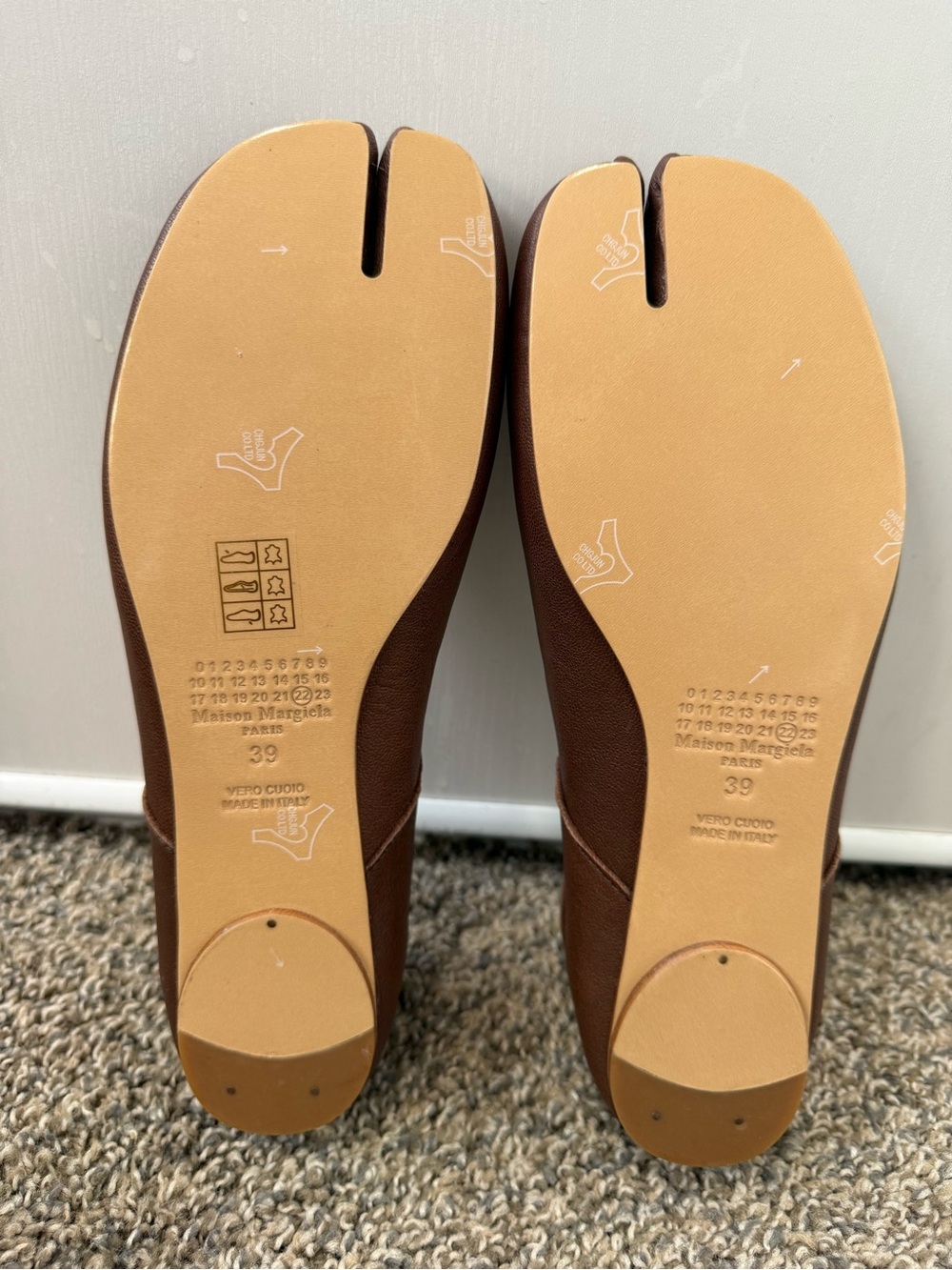 Maison Martin Margiela Brown Tabi Leather Ballet Flats - Picture 4 of 5